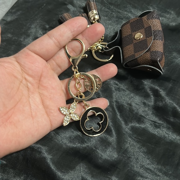 Bundle✨ Unbranded Keychain’s - Picture 3 of 3